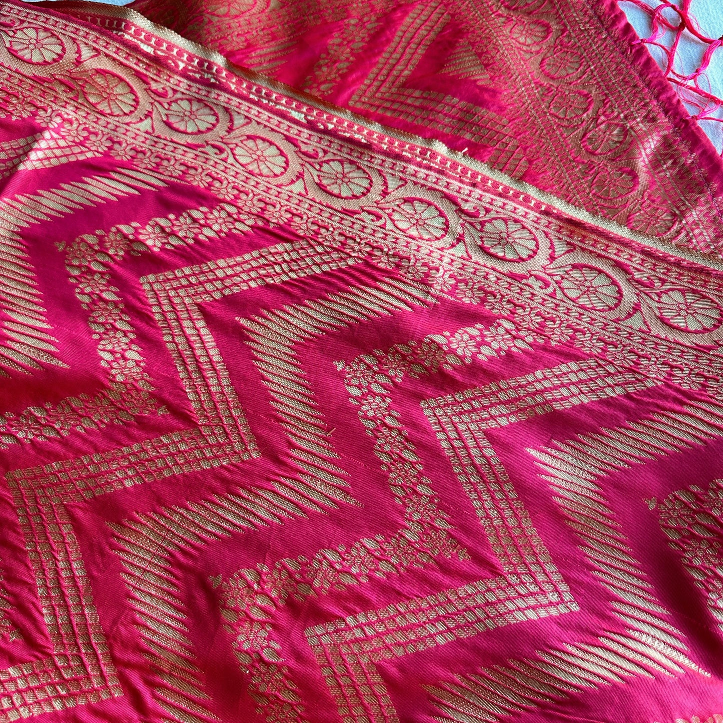 Rich Silk Banarasi Patterned Motif Dupatta