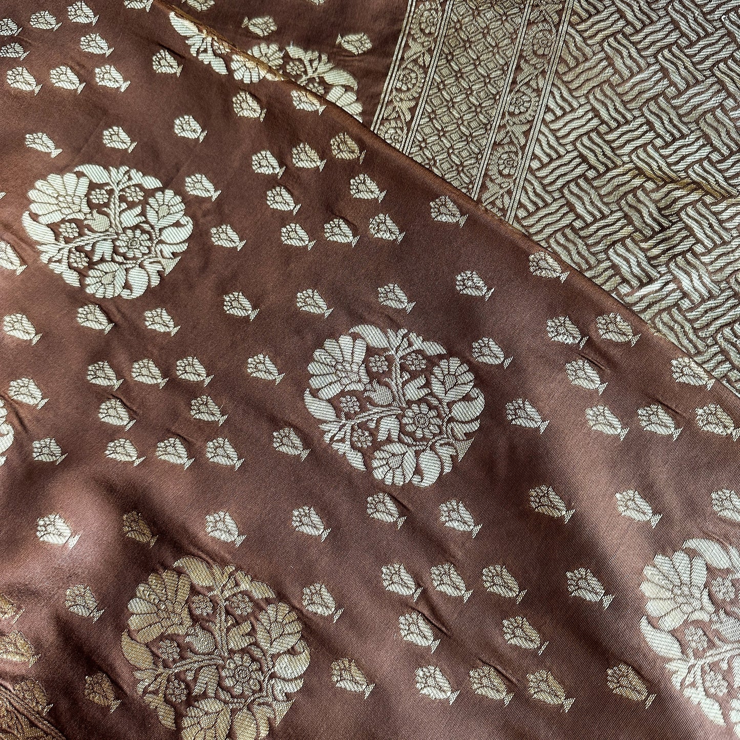 Rich Silk Banarasi Patterned Motif Dupatta