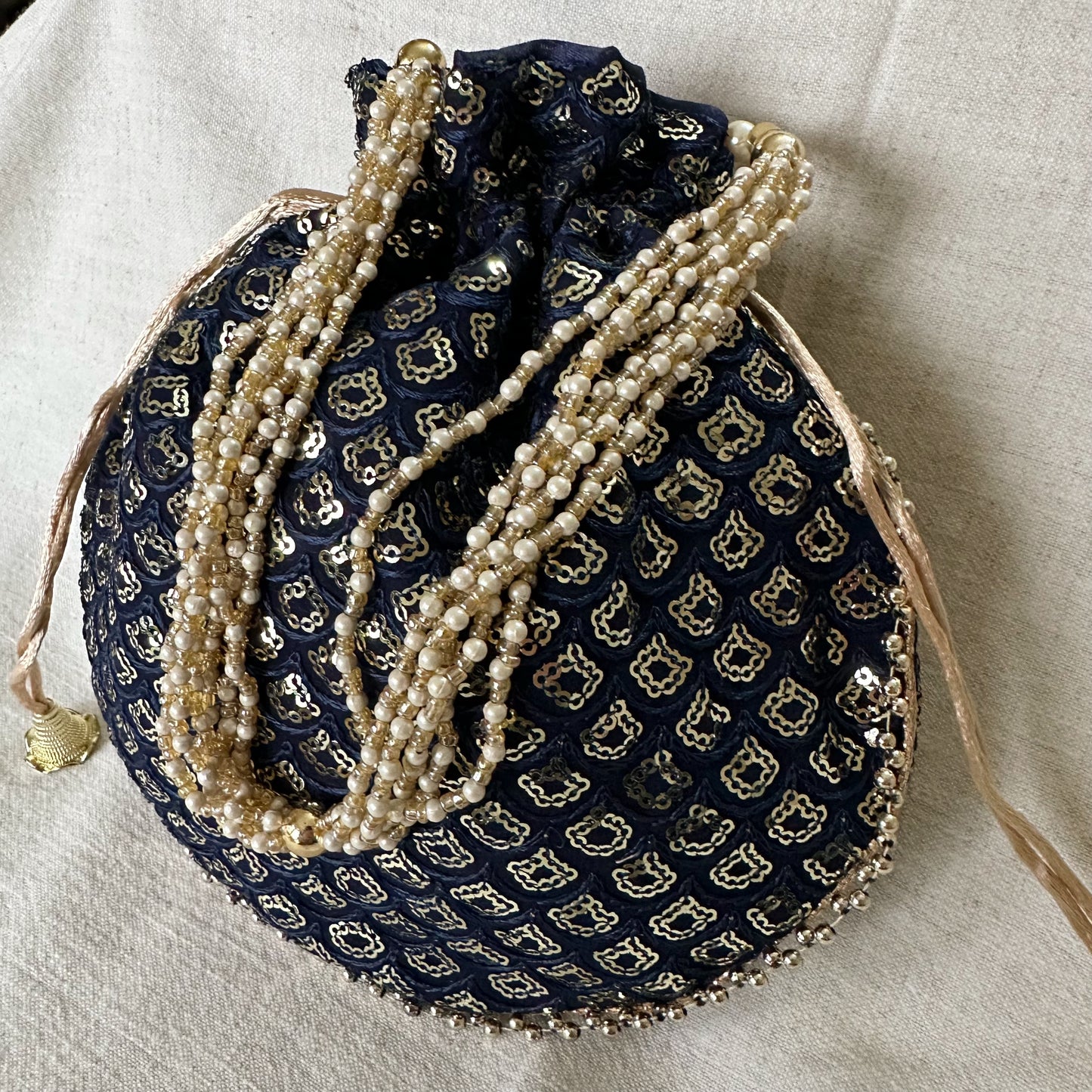 Scallop Sequin Embroidered Potli Bags